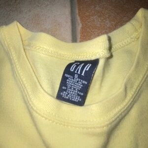 Gap yellow T-shirt